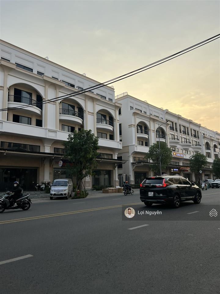 Bán nhà mặt tiền đường đinh thị thi kđt vạn phúc  dt 7x21m, có hđ thuê 60tr/th, sổ hồng riêng.