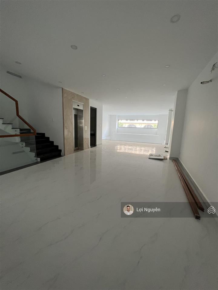 Bán nhà mặt tiền đường đinh thị thi kđt vạn phúc  dt 7x21m, có hđ thuê 60tr/th, sổ hồng riêng.