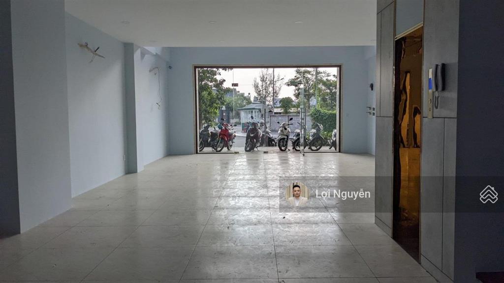 Bán nhà góc ngã tư đường 32 & đinh thị thi  vị trí vàng trung tâm kđt vạn phúc.