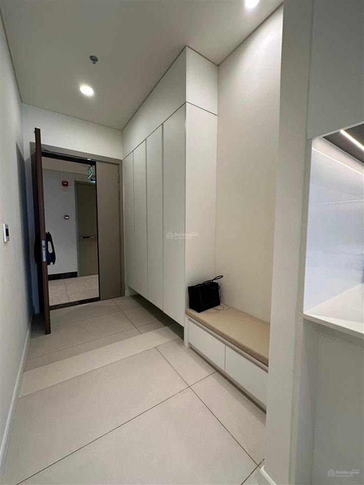 Bán căn 4pn  zeit river  dt 201m2. view sông sg vĩnh viễn.  0938 960 *** hằng