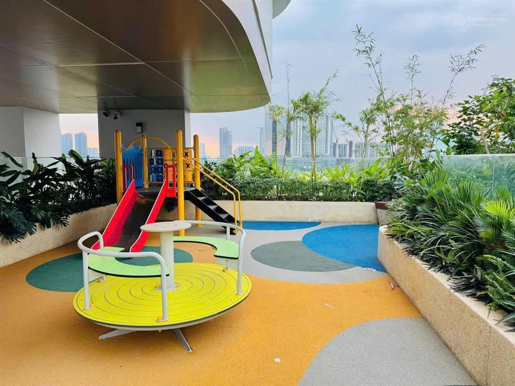 Bán gấp căn hộ 2pn, 97m2 tại thu thiem zeit river, giá tốt chỉ 17,999 tỷ.  0938 960 *** hằng