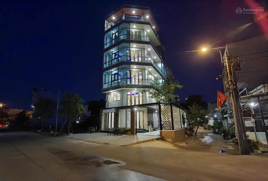 Mặt tiền bờ kênh đường quang trung, kênh tham lương, dt 206m2 giá 28 tỷ tl căn góc