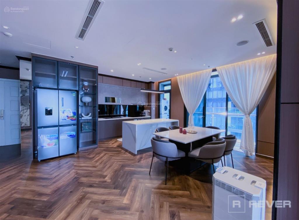 Giá rẻ nhất căn 2pn tại vinhomes golden river  bason mua dầu tư lời ngay