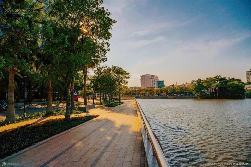 Giá rẻ nhất căn 2pn tại vinhomes golden river  bason mua dầu tư lời ngay