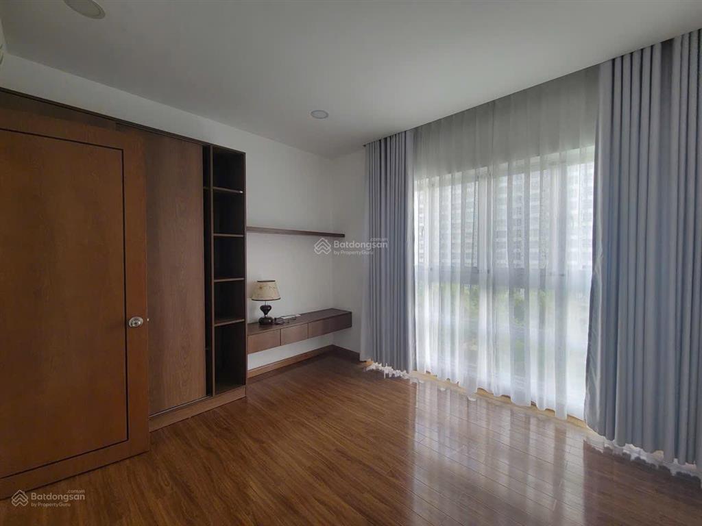 Cần bán căn dt 180m2 ở riverside residence rẻ nhất thị trường.  0919 331 ***