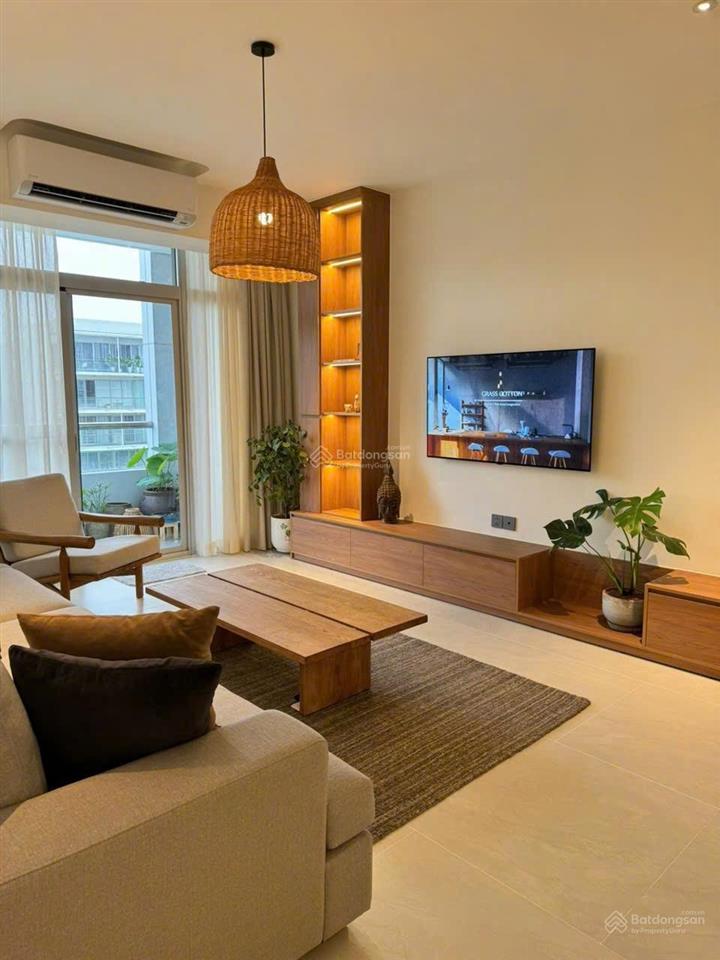 Cần cho thuê nhà đẹp khu kênh đào giá rẻ. nhà mới.  0919 331 ***