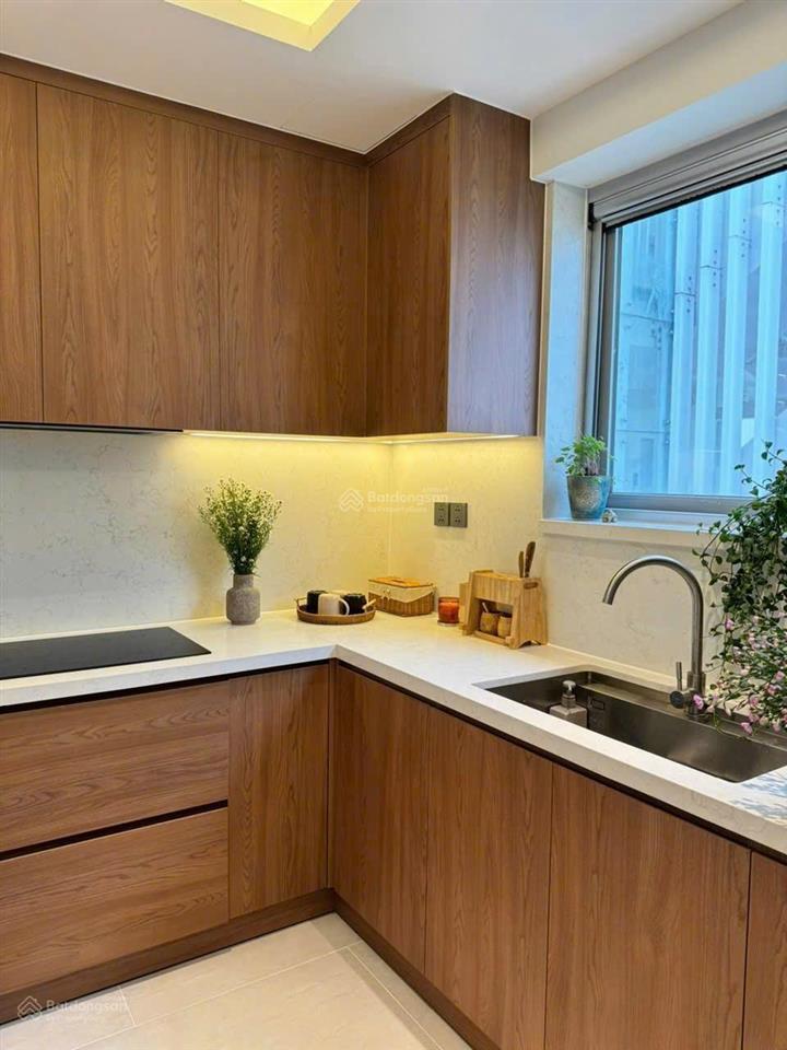 Cần cho thuê nhà đẹp khu kênh đào giá rẻ. nhà mới.  0919 331 ***