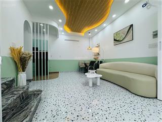 Nhà đep 3 lầu đúc gần mặt tiền dương bá trạc