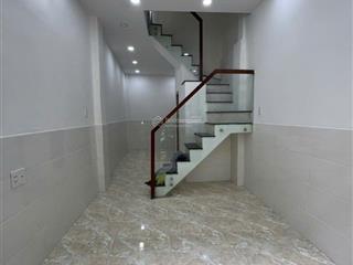 Nhà đẹp 2 lầu gần mặt tiền đường