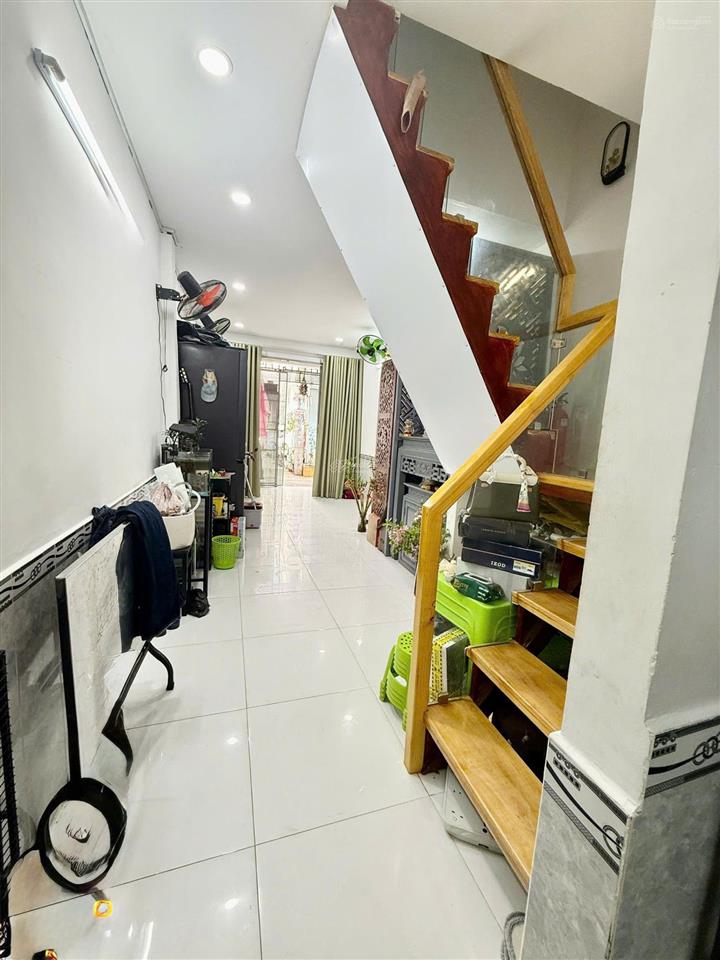 Nhà đẹp giá tốt hẻm ba gác an ninh