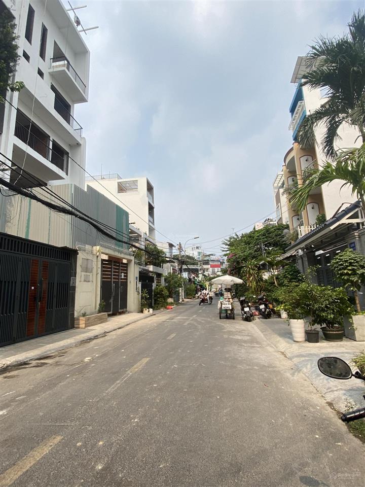 Chính chủ cần bán căn biệt thự đường ba vì khu cư xá bắc hải, dt 8x26.4m hầm 4 tầng có sân vườn