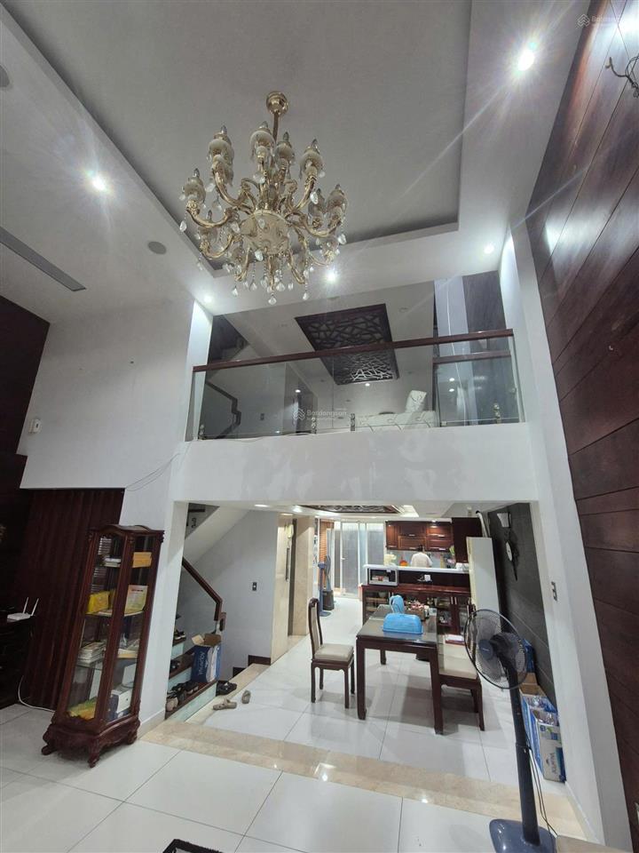 Cần bán căn nhà mặt tiền đường khu cư xá đô thành, quận 3 dt 6x13.5 kết cấu 5 tầng nhà còn mới