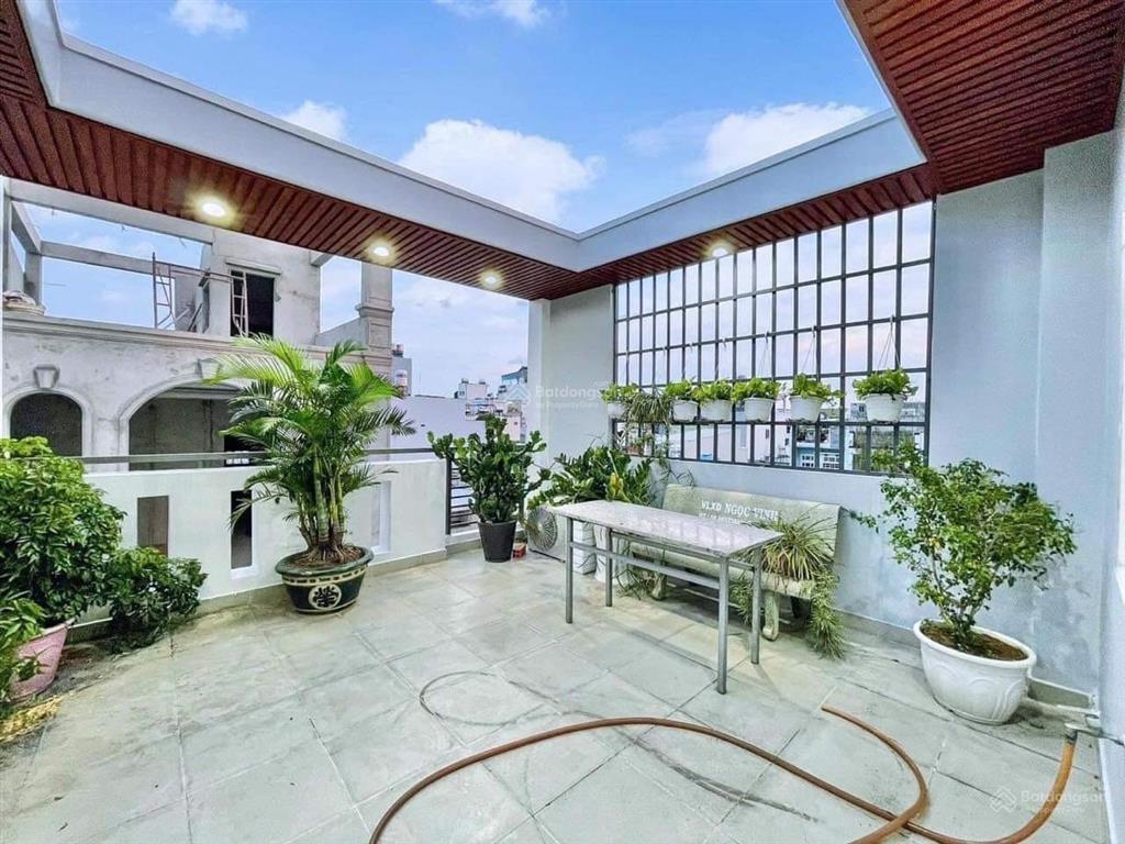 Bán nhà hẻm 8m sư vạn hạnh, p12, q10, dt 8x14m, 3 lầu thiết kế sang trọng có thang máy, 24 tỷ tl