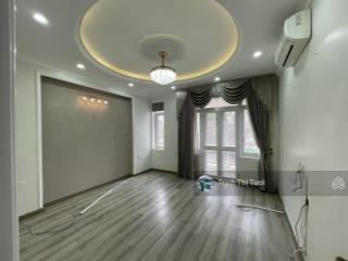 Cho thuê nhà vườn 160m2 khu a geleximco có 8 phòng làm việc, điều hoà sẵn phù hợp vp kết hợp ở