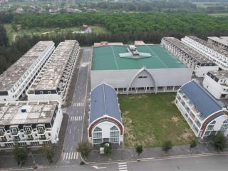 Biệt thự biển 2 phòng ngủ sát cạnh bể bơi trung tâm view biển  giá 8 tỷ 5  0942 204 ***