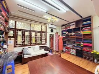 Nhà tôn thất thiệp, 33m2 full sổ, 6 tầng chắc chắn. trước nhà sáng thoáng có sân để xe. giá đầu tư