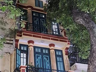 Mặt phố hàng gai  biểu tượng đẳng cấp phố cổ  không cần bàn