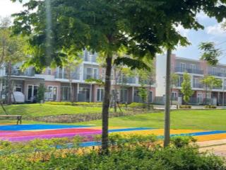 Bán 1 trong 2 căn nhà phố view hồ và 1 căn view công viên giá 6.8 tỷ  0934 002 ***