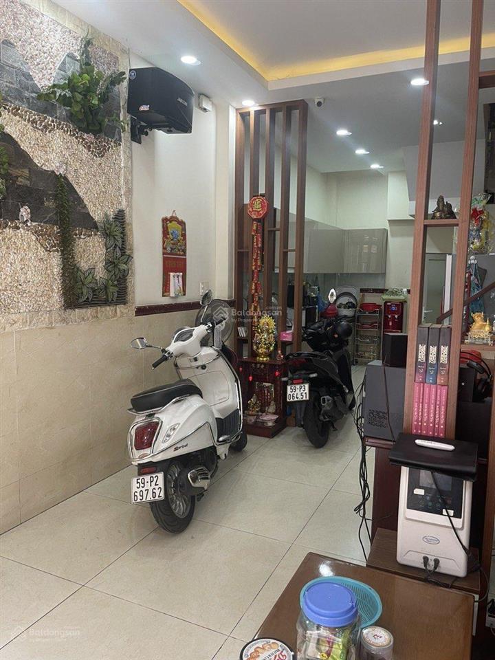 Nhà bán mt phù đổng thiên vương đối diện bv đh y dược q.5 dt 3,9 x18m 1 lầu giá 15,3 tỷ tl