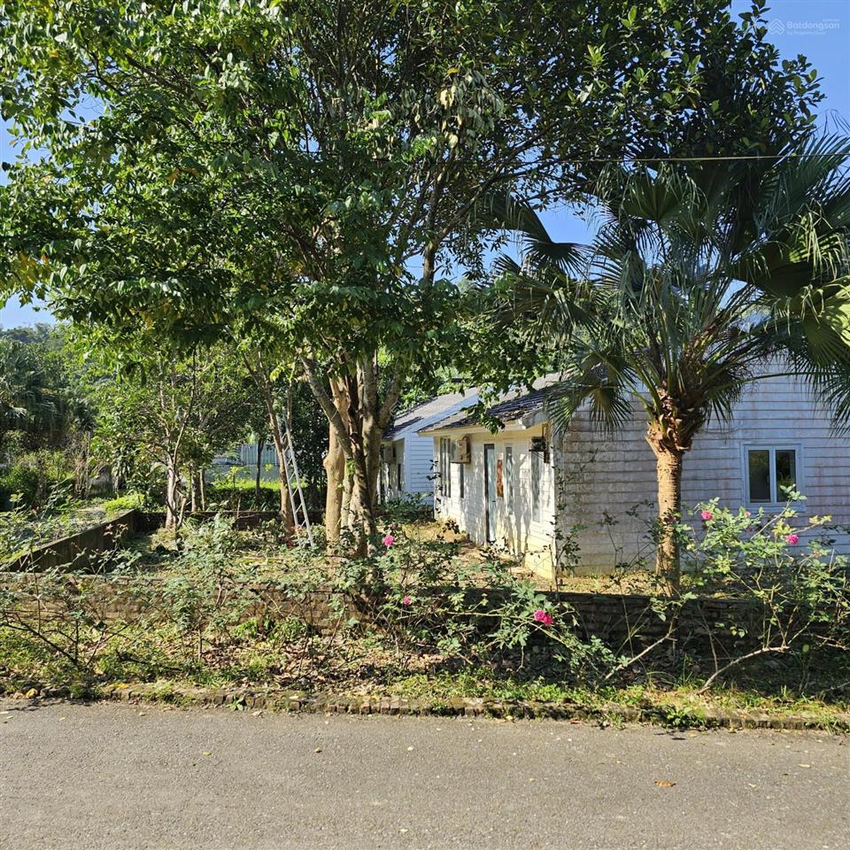 Cần bán mảnh đất view hồ 2 mặt tiền tặng ngay căn nhà nhỏ tại dự án sun village lương sơn hoà bình