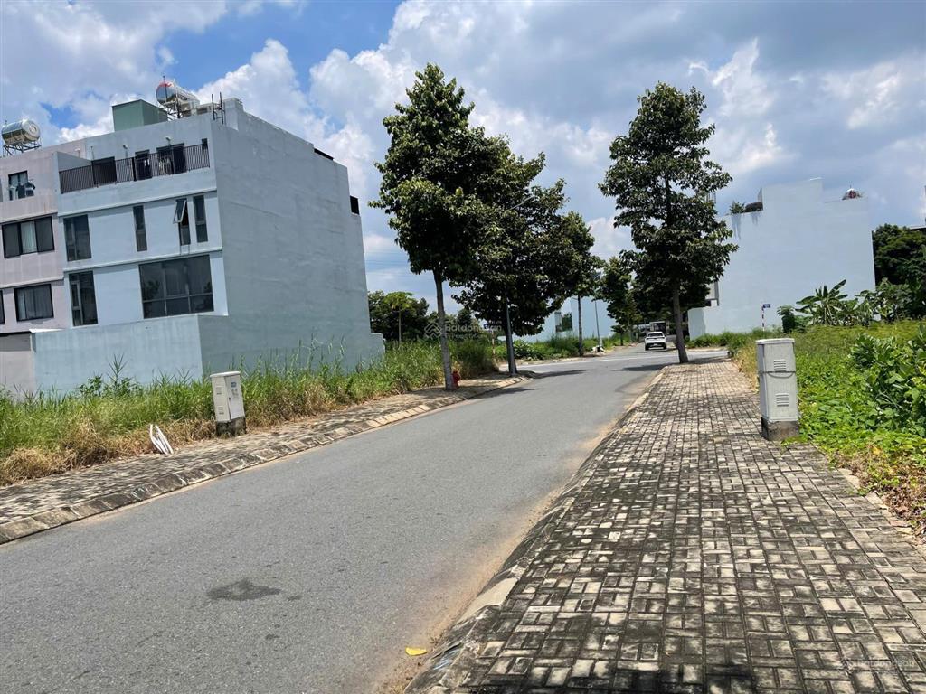 Chính chủ cần bán đất nền giá 13.8 tỷ tốt nhất kdc nam phan, phú hữu quận 9
