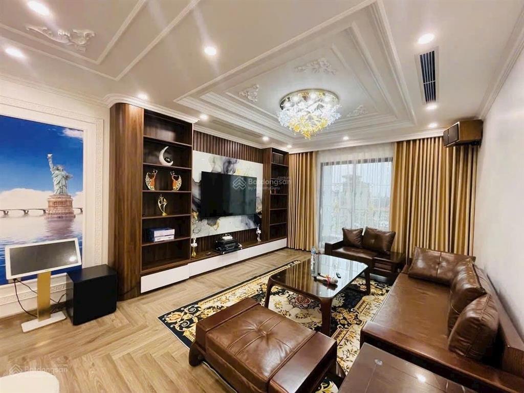 Bán nhà mới 7 tầng thang máy tại mặt phố ngô gia tự, long biên. dt100m2. vỉa hè 8m. kinh doanh đỉnh