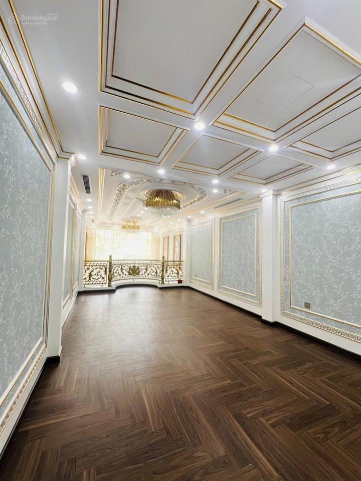 Bán nhà mới 7 tầng thang máy tại mặt phố ngô gia tự, long biên. dt100m2. vỉa hè 8m. kinh doanh đỉnh