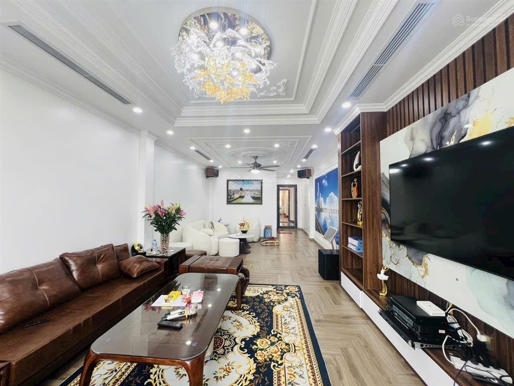 Bán nhà mới 7 tầng thang máy tại mặt phố ngô gia tự, long biên. dt100m2. vỉa hè 8m. kinh doanh đỉnh