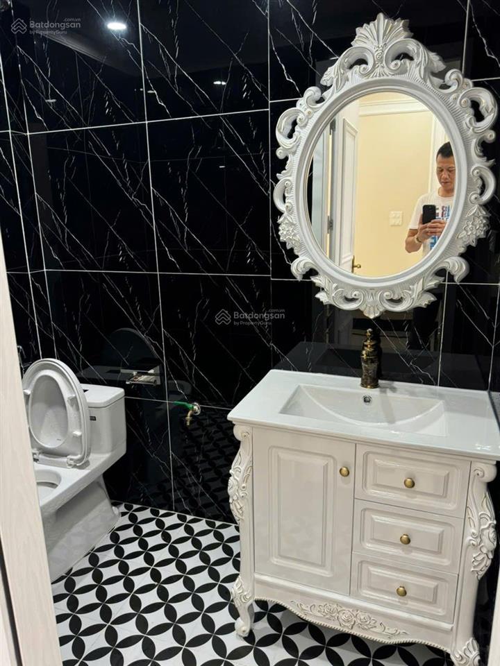 Nhà 7 tầng, thang máy,gara ôtô. phân lô quân đội 918(cạnh sân golf long biên). dt90m2. thoáng 2 mặt