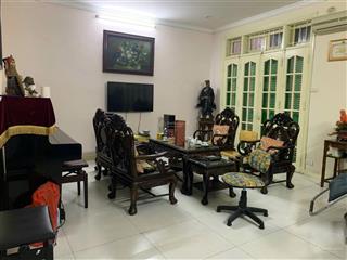 Chính chủ bán nhà 63 quán thánh, dt 41m2, cách mặt phố 20m, giá 12tỷ thương lượng.  0915 826 ***