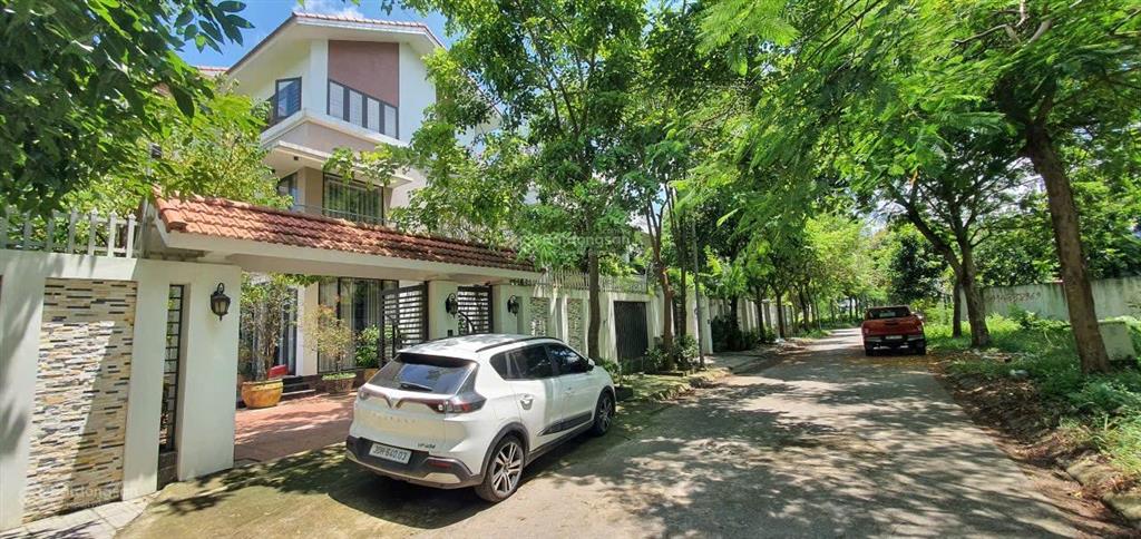 Chính chủ bán gấp căn biệt thự 298 m2 sang trọng sẵn ở tại kđt hà phong  mê linh, sẵn ở ,