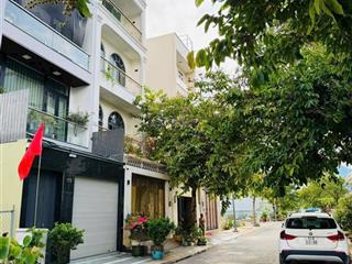 Kẹt tiền cần bán gấp khách sạn kdc nam long tại đỗ xuân hợp, 15 tỷ đối diện global