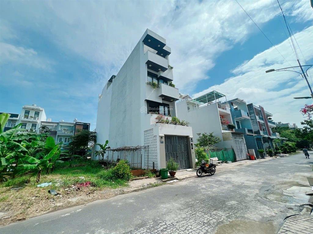 1 lô duy nhất trục chính nam khang đường 16m,vỉa hè 4m giá cực tốt..0937 981 ***