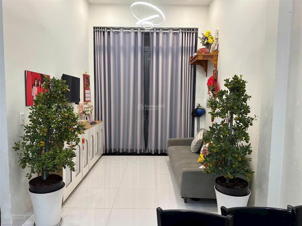 Bán nhà 1 trệt 1 lầu  kdc centana điền phúc thành, quận 9.  0937 981 *** thùy vân.