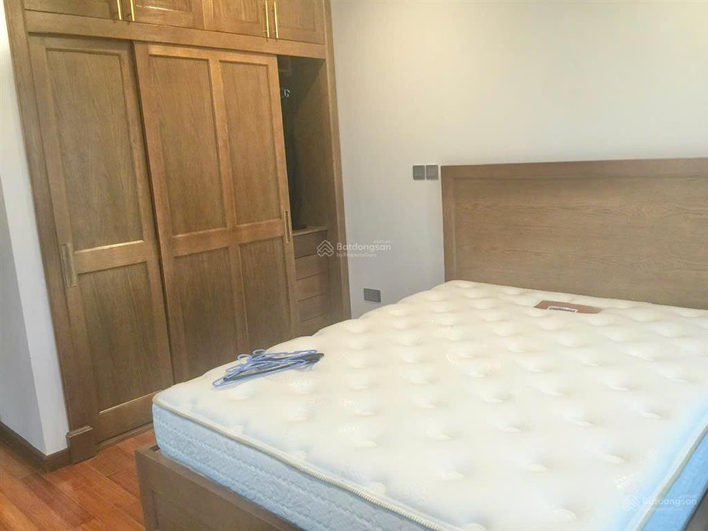 Bán căn hộ 3 ngủ full nội thất sẵn sàng về ở giá thương lượng với chủ nhà