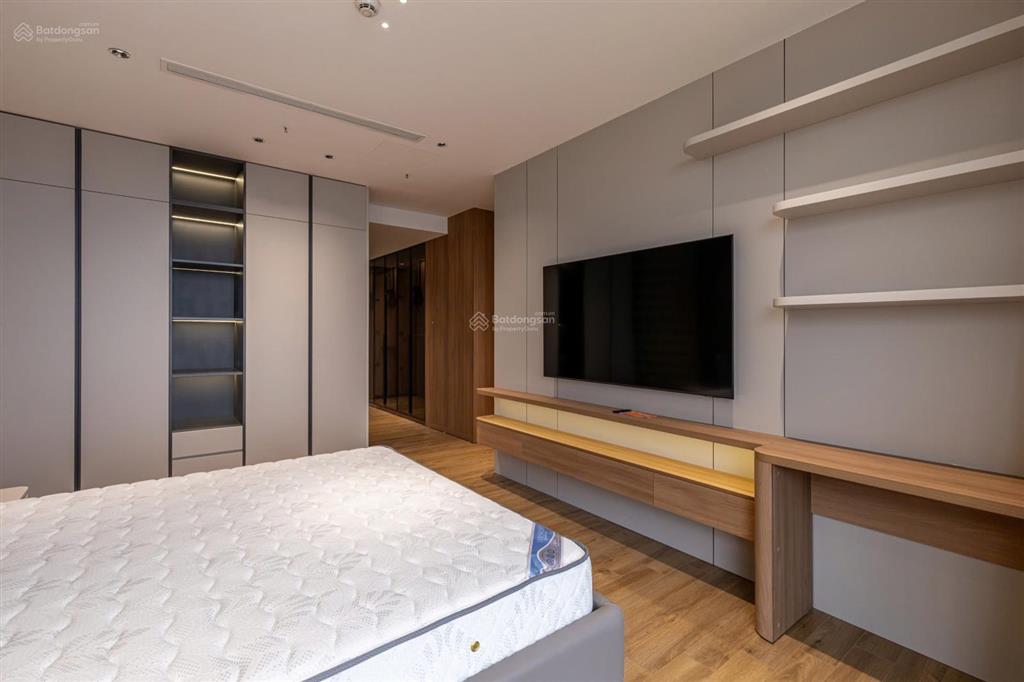 Giá rẻ giật mình soleil căn 3 ngủ góc 146m2 full nt bao phí sẵn sàng ở hay cho thuê 0914 772 ***