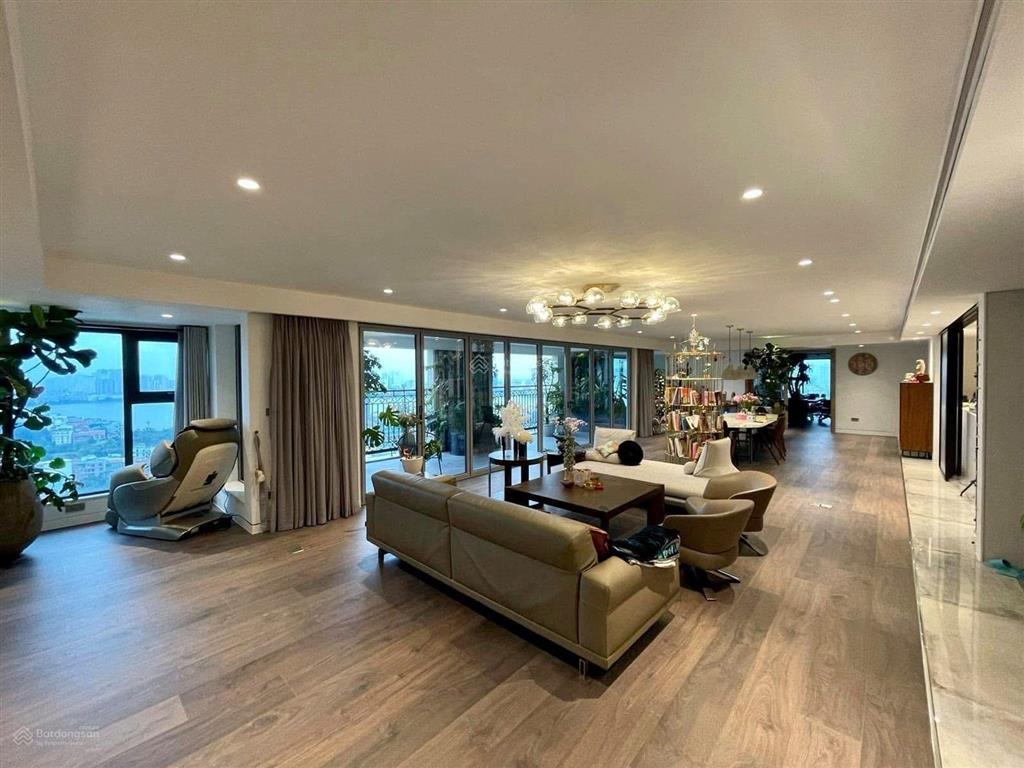 Tầng cao, view bao đẹp, full tiện ích, sống hiện đại. không mua là tiếc, giá tốt thị trường.