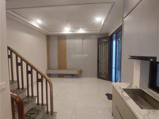Bán nhà trong ngõ 21 phố thanh am long biên, nhà xây mới 5 tầng dt 30m.