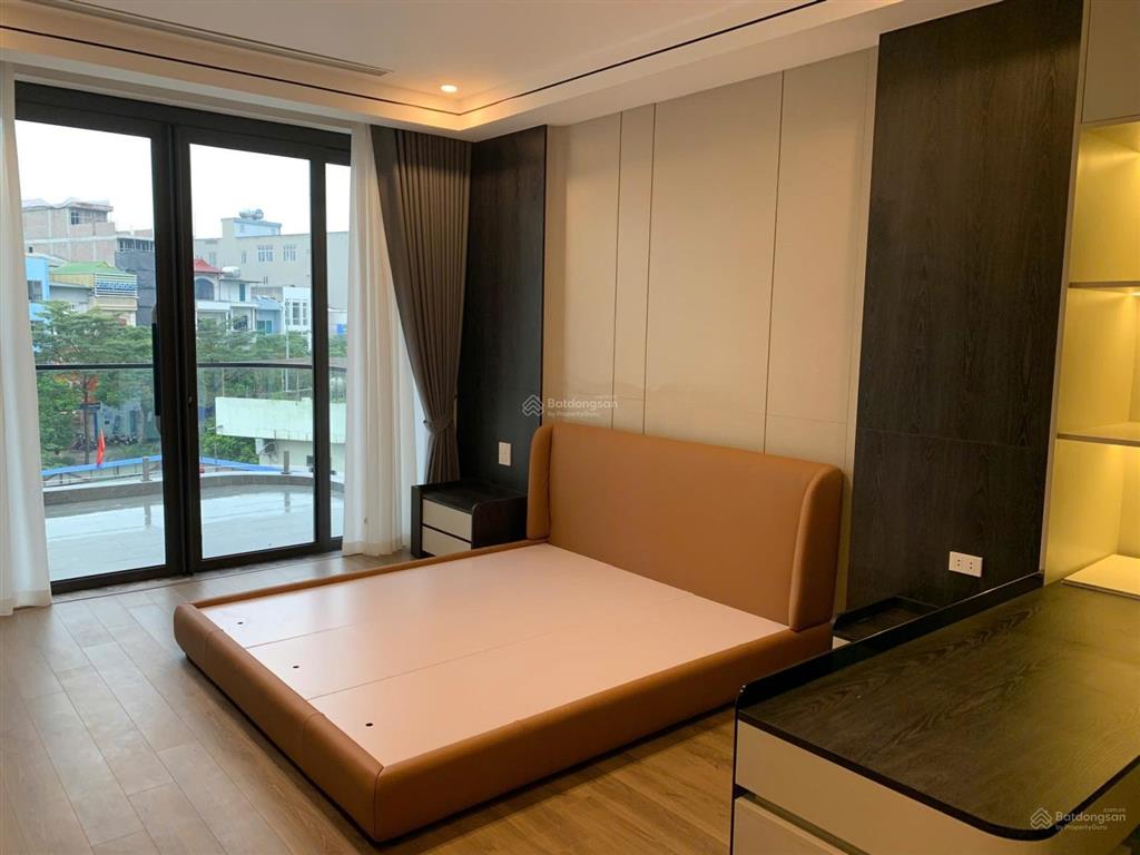 Siêu phẩm việt hưng long biên nhà đẹp mới, full nội thất lô góc siêu thoáng 4 ô tô để trong nhà.