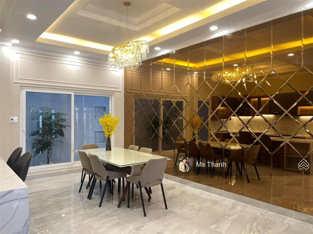 Hẻm 6m, cách mt chỉ 3 căn, ngang to, 8m x 20m, vuông vắn, 4 tầng btct, sát trung tâm quận 1