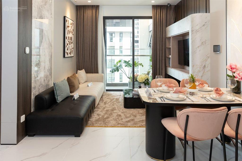 Căn hộ 1pn opus one view hồ bơi, liền kề vincom, công viên 36ha vinhomes grand park. 0916 111 ***