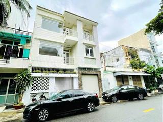 Bán nhà 195m2 mt ngô đức kế  tân tiến. 2 nhà riêng biệt, căn bt 3 tầng phía trước và nhà phía sau