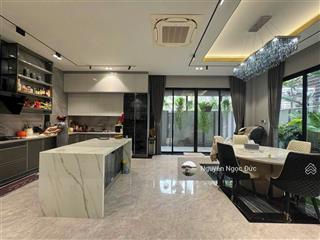 Bán bt đơn lập him lam kênh tẻ quận 7, dt ngang 10x20m, hầm trệt 2 lầu có thang máy giá 60 tỷ