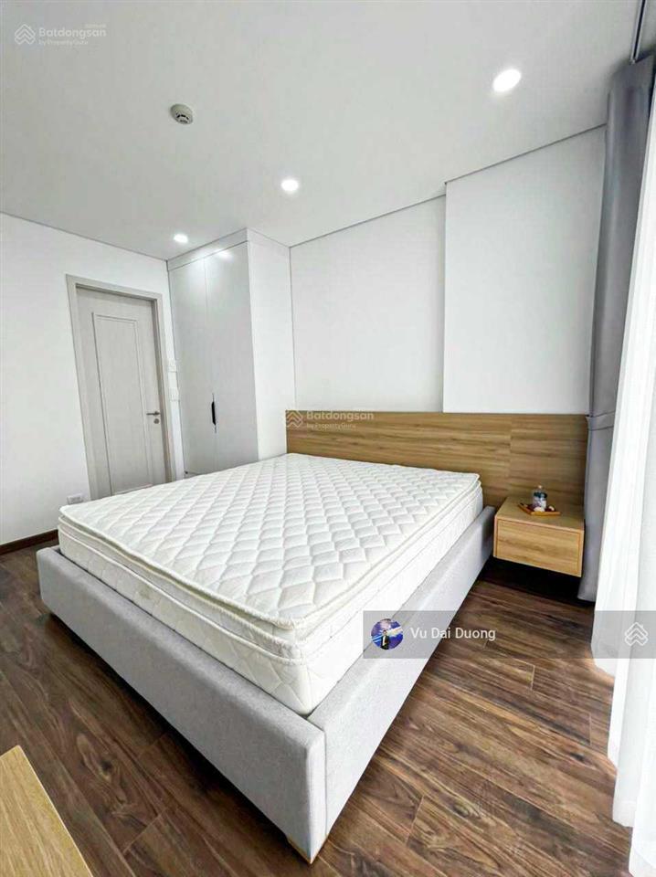 Cho thuê căn 2 ngủ full nội thất mới tinh, giá 13,5 triệu/tháng bao phí quản lý + gym + vat