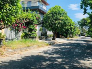 Bán đất biệt thự mt đường mỹ đa tây 3  giai đoạn 1 kđt nam việt á giá tốt
dt 315m2
hướng