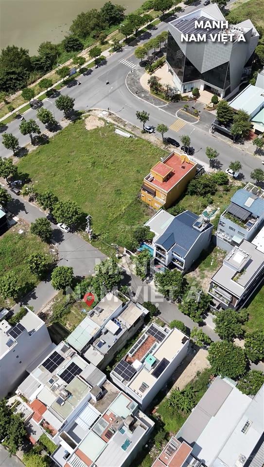 Bán lô lê hy cát  100m2, cách sông 50m, nam việt á vị trí vip