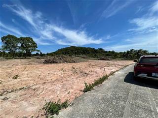 Bán lô 600m2 2 mặt tiền lô góc khu đường bào gần chợ khu dân cư tại dương tơ, phú quốc