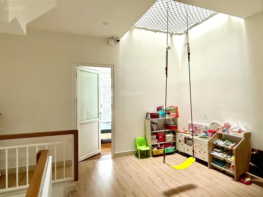 Cho thuê nhà mặt tiền nguyễn văn đậu quận bình thạnh dt 4,2x25m  5 tầng. giá chỉ 45tr/tháng