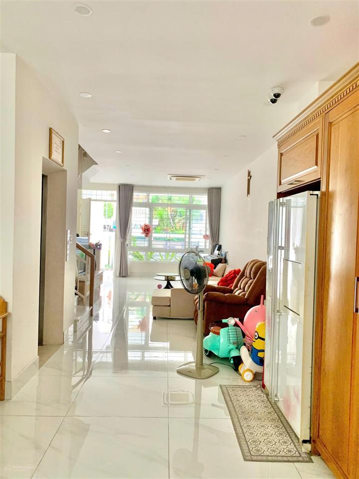 Cho thuê nhà mặt tiền nguyễn văn đậu quận bình thạnh dt 4,2x25m  5 tầng. giá chỉ 45tr/tháng
