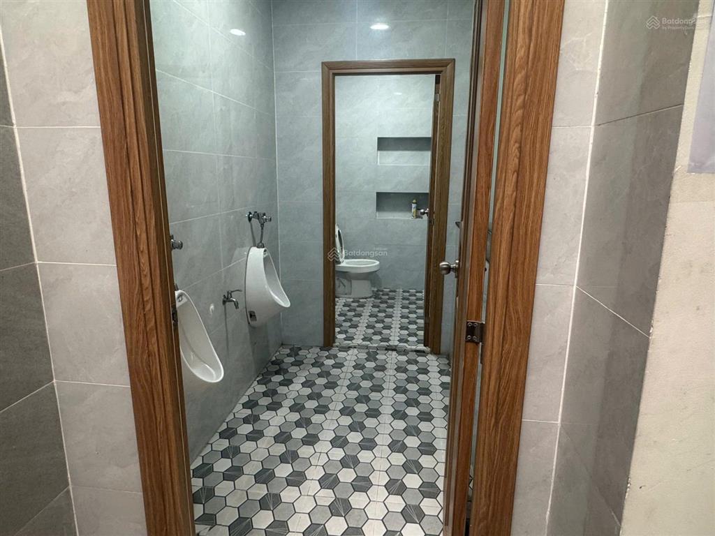 Cho thuê nhà góc 2 mặt tiền nguyễn gia trí quận bình thạnh dt 10x25m, 3 lầu. giá 55tr/tháng